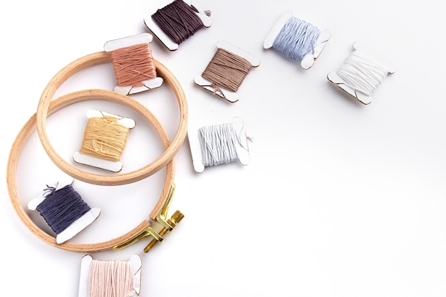 ręcznie haftowane detale